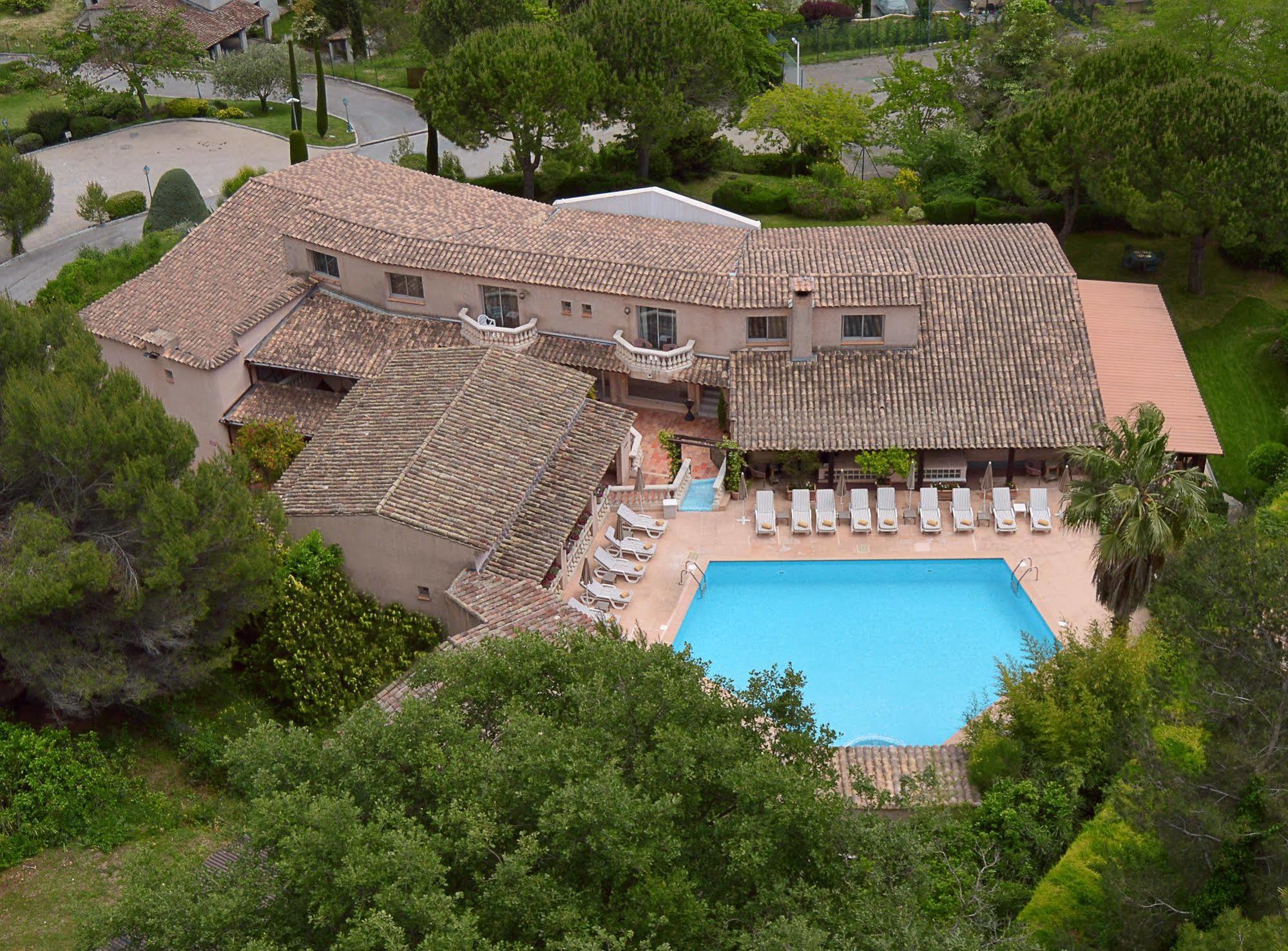 Отель Castel 'Provence Муан-Сарту Экстерьер фото